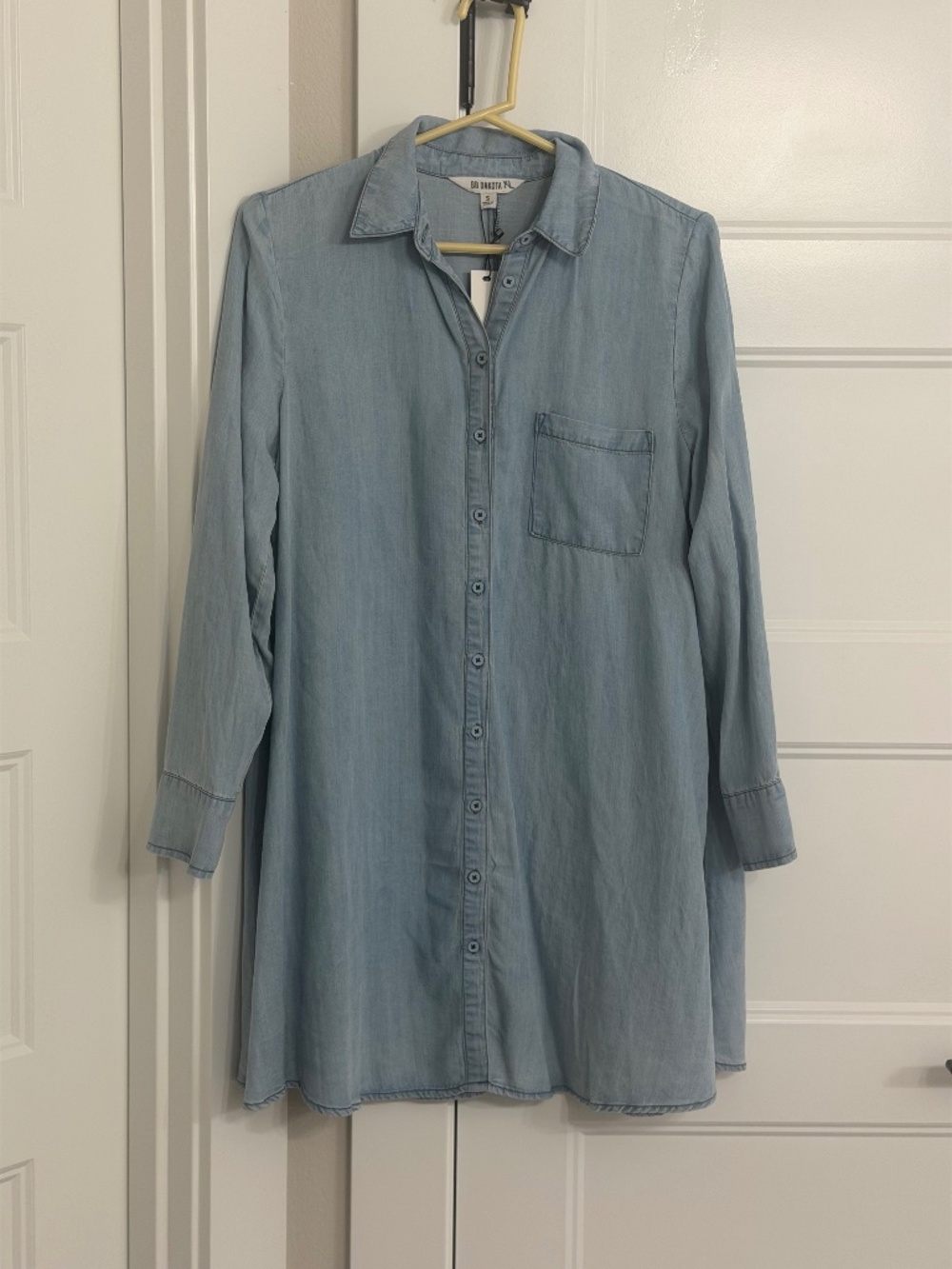 NEW bb Dakota Shirty Personality Chambray Dress - Small $98